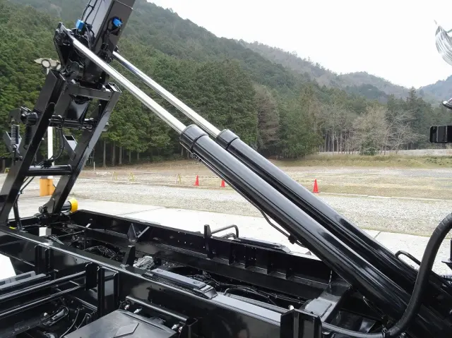 三菱 ファイター 2KG-FK72F(2WD)の写真13