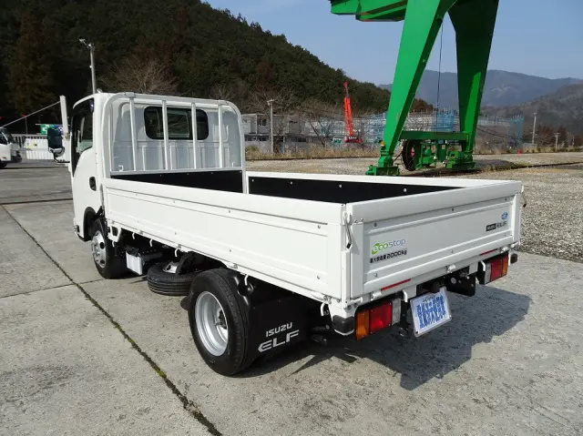 いすゞ エルフ 2TG-NJR88AF(2WD)の写真6