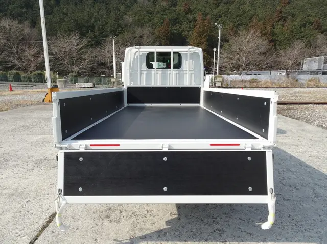 いすゞ エルフ 2TG-NJR88AF(2WD)の写真13