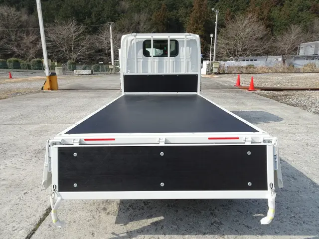 いすゞ エルフ 2TG-NJR88AF(2WD)の写真16