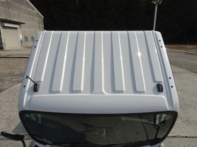 いすゞ エルフ 2TG-NJR88AF(2WD)の写真19