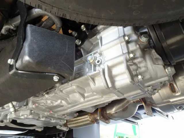 いすゞ エルフ 2TG-NJR88AF(2WD)の写真25