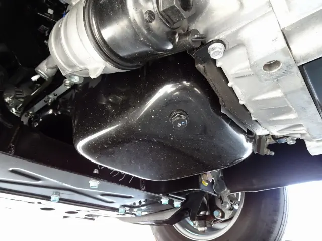 いすゞ エルフ 2TG-NJR88AF(2WD)の写真26