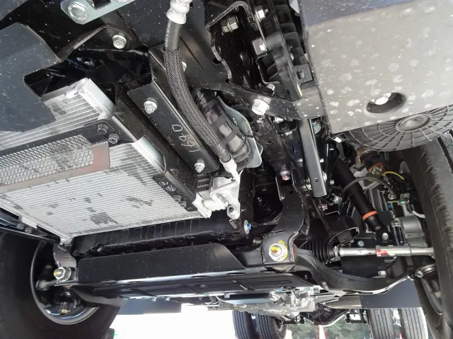 いすゞ エルフ 2TG-NJR88AF(2WD)の写真29