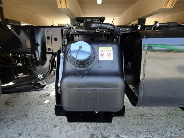 いすゞ エルフ 2TG-NJR88AF(2WD)の写真31