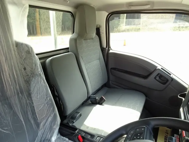 いすゞ エルフ 2TG-NJR88AF(2WD)の写真34