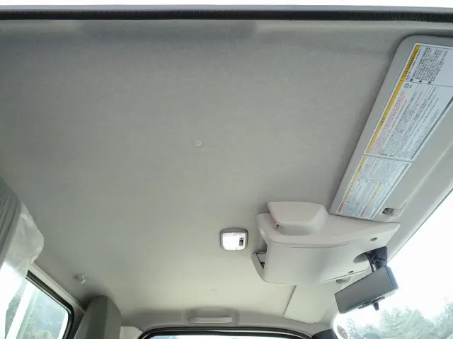 いすゞ エルフ 2TG-NJR88AF(2WD)の写真44