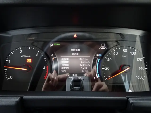 いすゞ エルフ 2TG-NJR88AF(2WD)の写真48