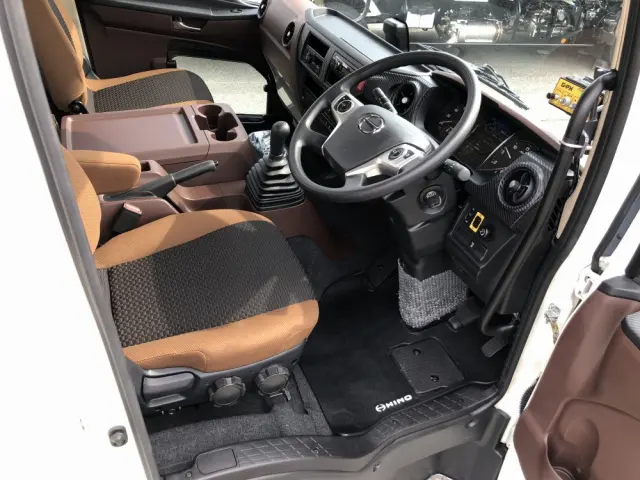 日野 レンジャー 2KG-FC2ABA(2WD)の写真4