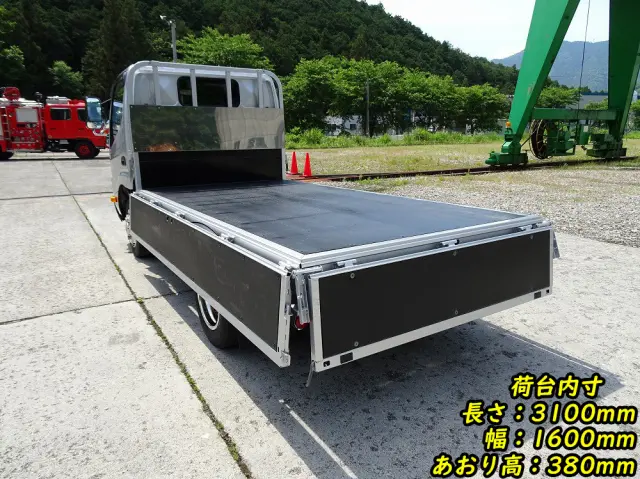 トヨタ ダイナ 2RG-XZU605(2WD)の写真6