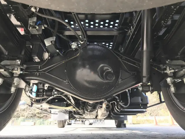 いすゞ エルフ 2TG-NPR88AM(2WD)の写真9