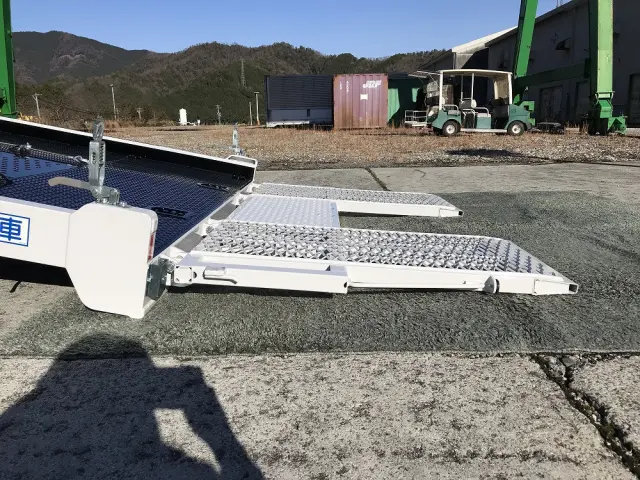 いすゞ エルフ 2TG-NPR88AM(2WD)の写真13