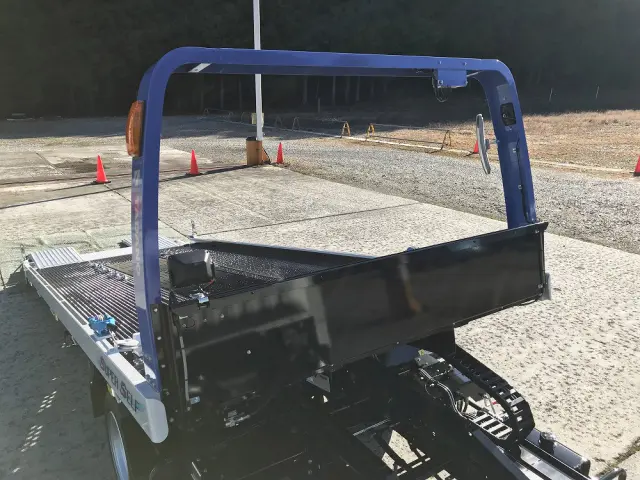 いすゞ エルフ 2TG-NPR88AM(2WD)の写真21