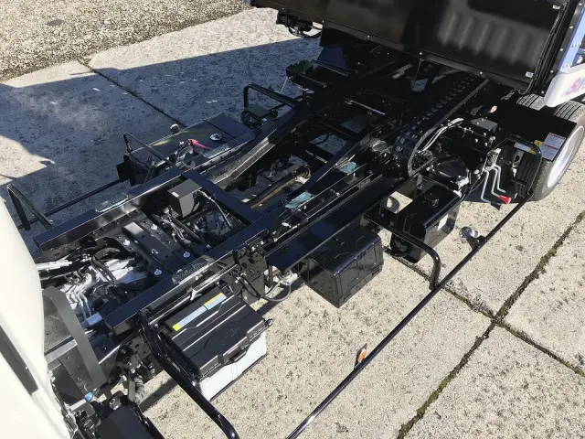 いすゞ エルフ 2TG-NPR88AM(2WD)の写真23