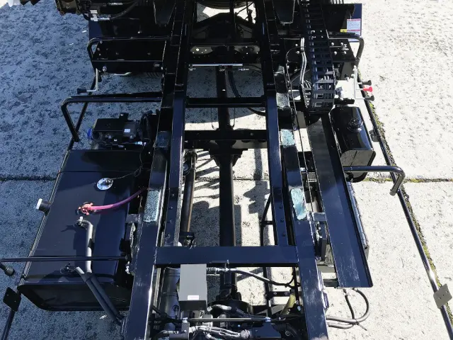 いすゞ エルフ 2TG-NPR88AM(2WD)の写真25