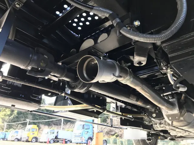 いすゞ エルフ 2TG-NPR88AM(2WD)の写真30