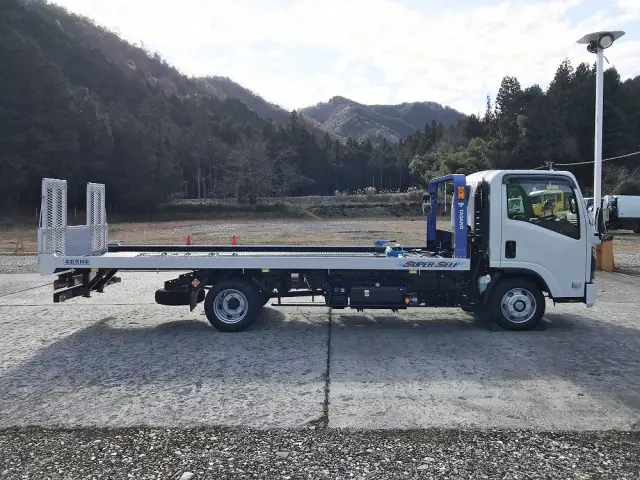 いすゞ エルフ 2TG-NPR88AM(2WD)の写真34