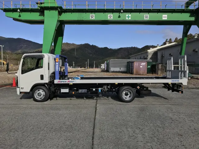 いすゞ エルフ 2TG-NPR88AM(2WD)の写真35