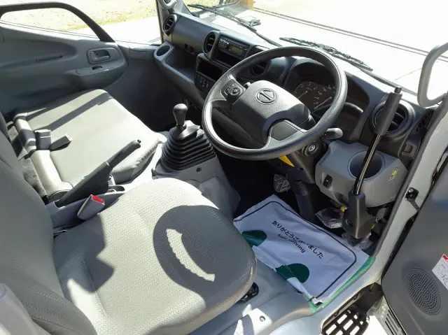 日野 デュトロ 2RG-XZU600T(2WD)の写真8