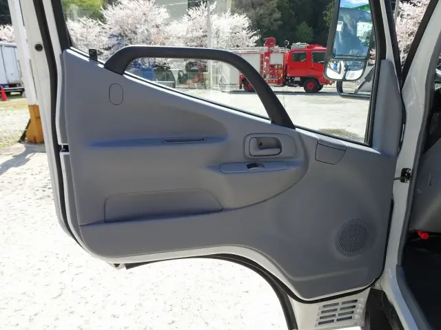 日野 デュトロ 2RG-XZU600T(2WD)の写真40