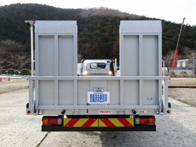 いすゞ エルフ 2PG-NPR88AM(2WD)の写真8