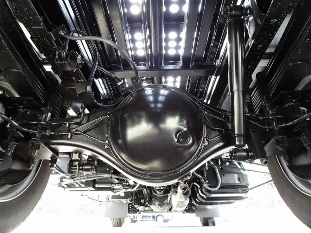 いすゞ エルフ 2PG-NPR88AM(2WD)の写真9