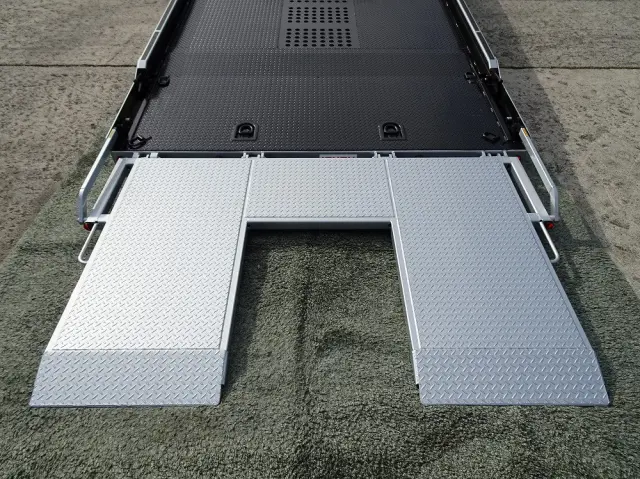 いすゞ エルフ 2PG-NPR88AM(2WD)の写真12