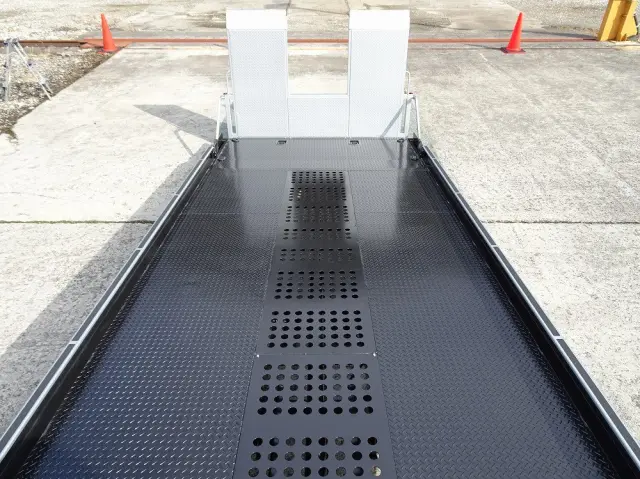 いすゞ エルフ 2PG-NPR88AM(2WD)の写真15