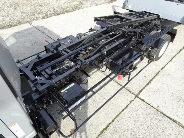 いすゞ エルフ 2PG-NPR88AM(2WD)の写真24