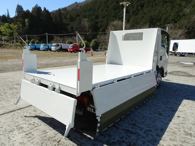いすゞ エルフ 2RG-NKR88AM(2WD)の写真2
