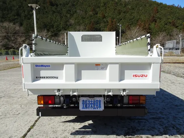 いすゞ エルフ 2RG-NKR88AM(2WD)の写真3