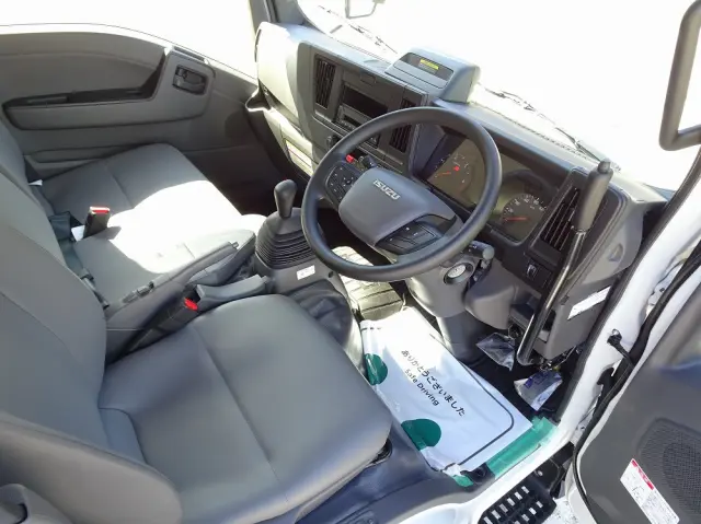 いすゞ エルフ 2RG-NKR88AM(2WD)の写真4