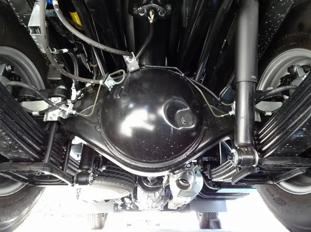 いすゞ エルフ 2RG-NKR88AM(2WD)の写真9