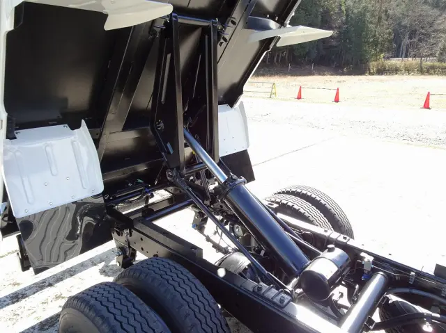 いすゞ エルフ 2RG-NKR88AM(2WD)の写真18