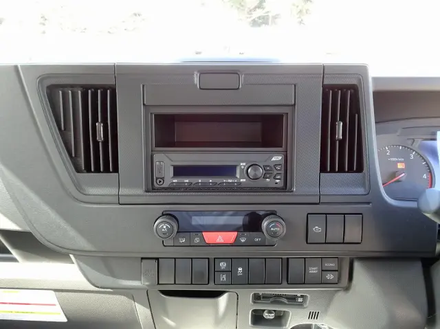 いすゞ エルフ 2RG-NKR88AM(2WD)の写真36