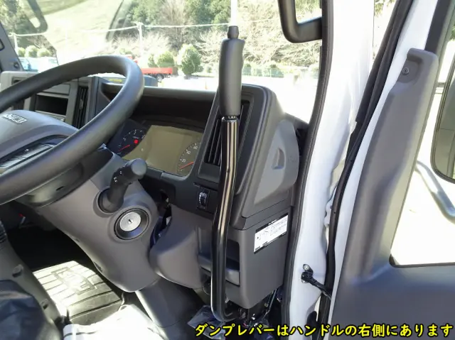 いすゞ エルフ 2RG-NKR88AM(2WD)の写真39