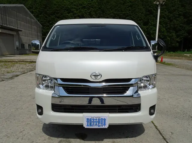 トヨタ ハイエース 3BA-TRH219W(4WD)の写真7