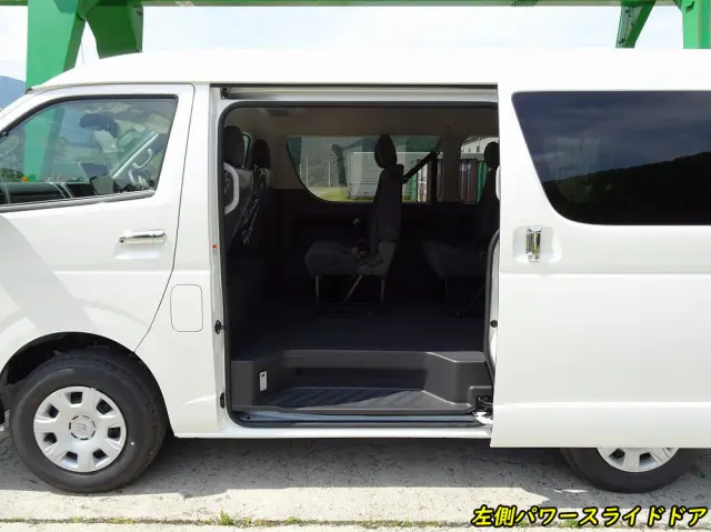 トヨタ ハイエース 3BA-TRH219W(4WD)の写真13
