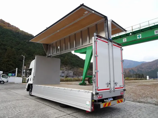 いすゞ フォワード 2RG-FRR90S4(2WD)の写真6