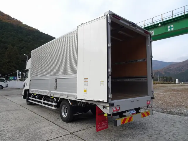 いすゞ フォワード 2RG-FRR90S4(2WD)の写真7