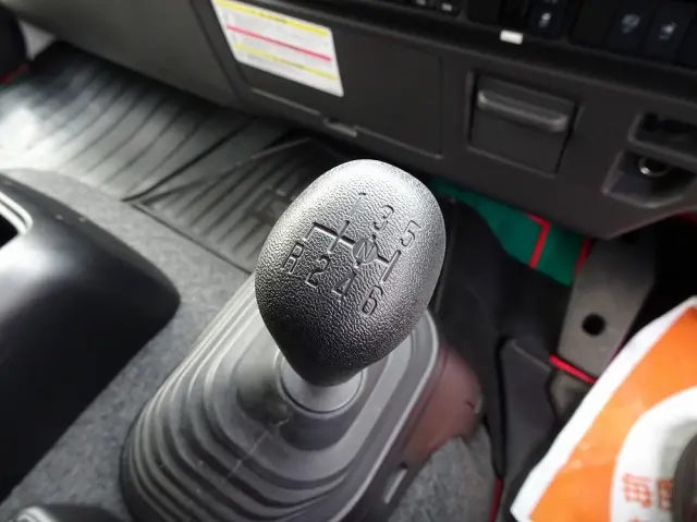 いすゞ フォワード 2RG-FRR90S4(2WD)の写真34