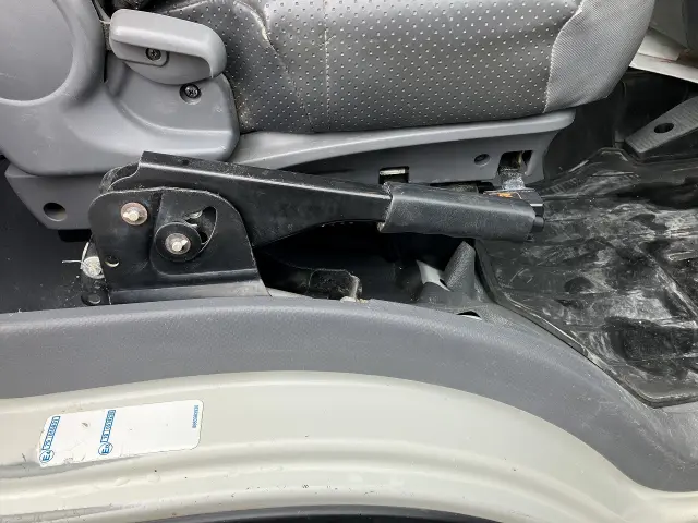 いすゞ フォワード 2RG-FRR90S1の写真34