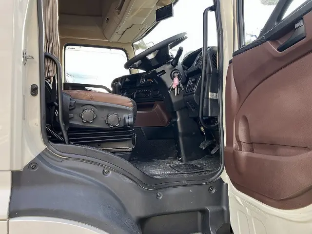 日野 プロフィア 2DG-FW1AHG(8x4)の写真28