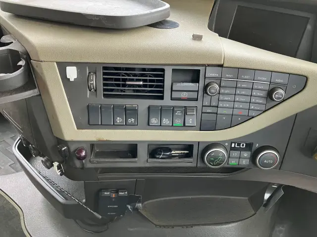 ボルボ FH トラクター QKG-H2TEA1(その他)の写真9