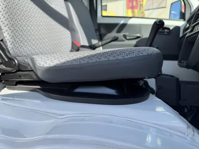 日産 クリッパートラック EBD-DR16T(2WD)の写真39