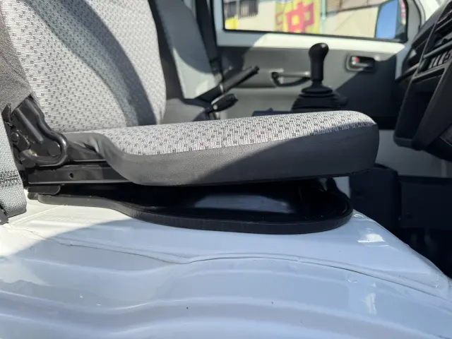 日産 クリッパートラック EBDR16T(4WD)の写真30