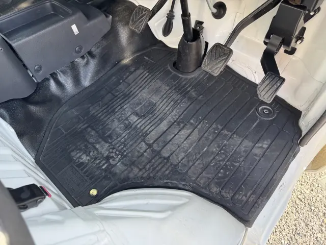 日産 クリッパートラック EBDR16T(4WD)の写真31