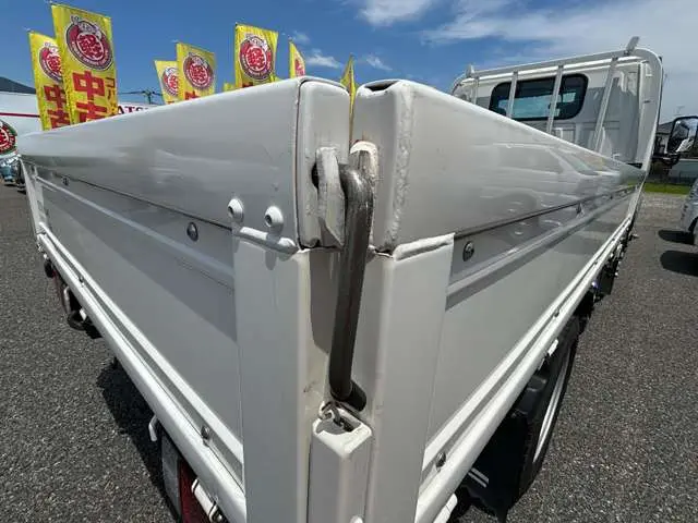 いすゞ エルフ 2RG-NKR88A(2WD)の写真22