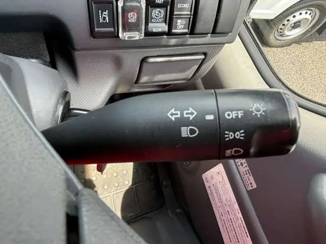 いすゞ エルフ 2RG-NKR88A(2WD)の写真29