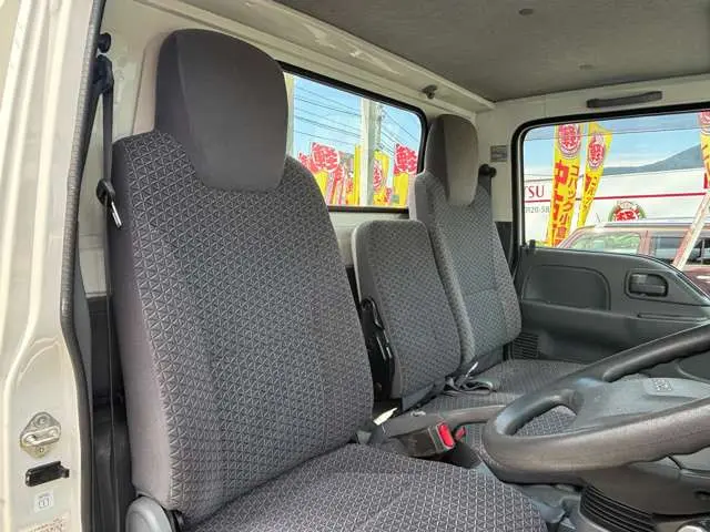 いすゞ エルフ 2RG-NKR88A(2WD)の写真40